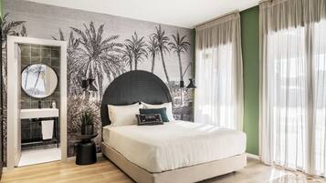 Studio Apartment with Terrace and Plunge Pool | Zimmersafe, Verdunkelungsvorhänge, Bügeleisen/Bügelbrett