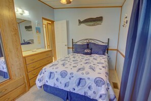 2 bedrooms, iron/ironing board
