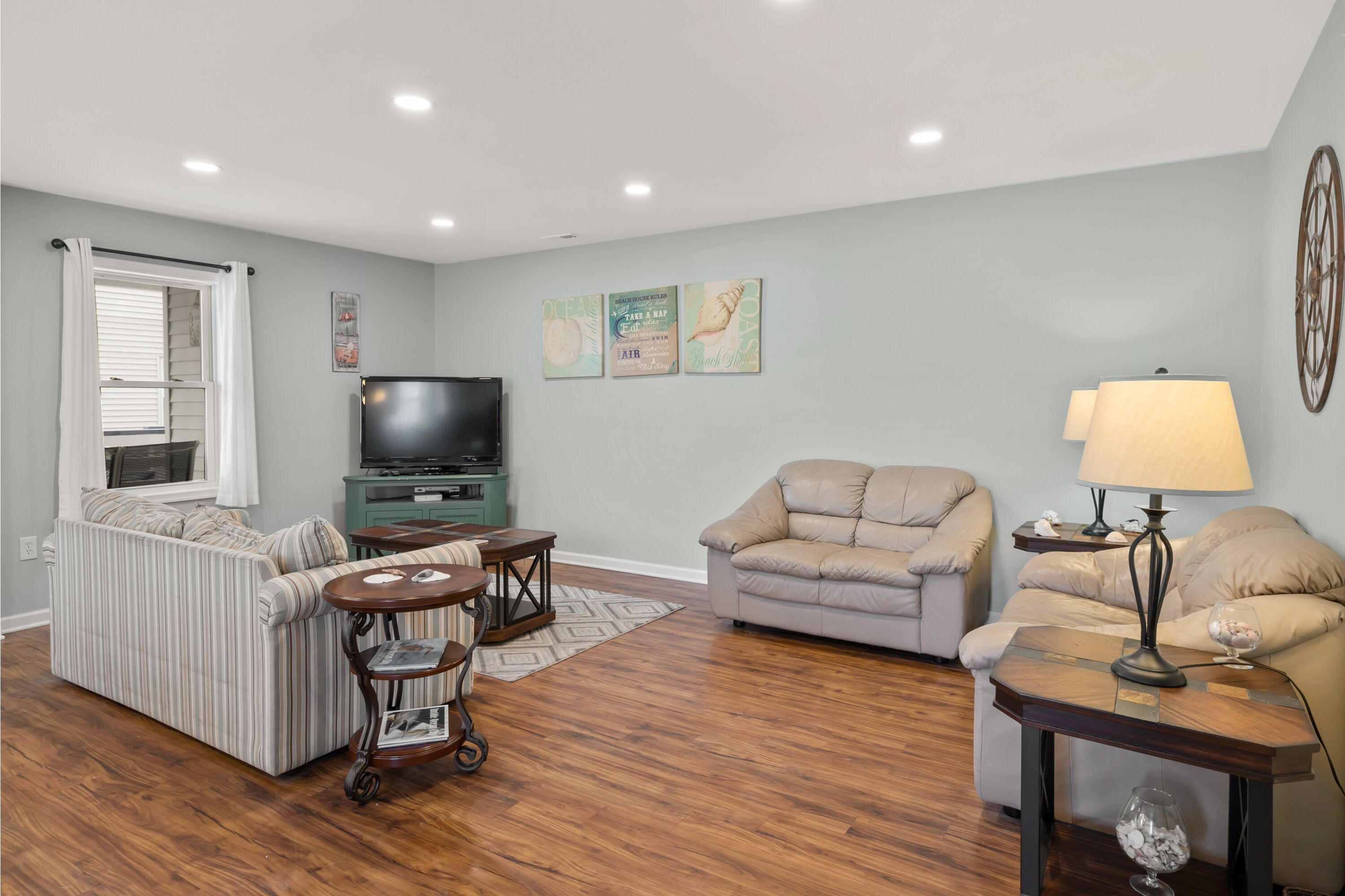 Lovely, Remodeled 2 br /2 bath @ 37th St bayside. First floor unit, has outdoor pool.