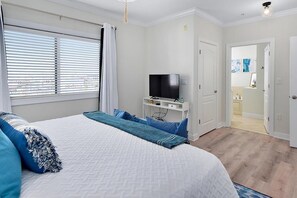 4 bedrooms, iron/ironing board