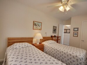 3 bedrooms, iron/ironing board