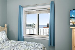 4 chambres, fer et planche à repasser