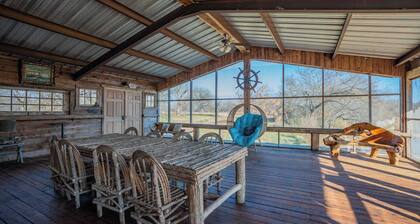 Waco Rustic Boat House, River Fishing, Sunset Views
