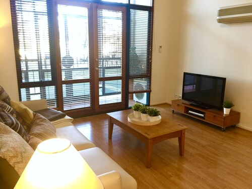 Central Loft Apartment Free Parking