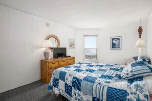 2 bedrooms, iron/ironing board, WiFi