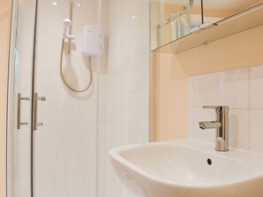 Towels - Delamere House- The Snug (Scagglethorpe, near Malton)