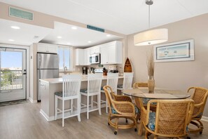 Dining - 2 Br/2 Ba just remodeled at Wight Bay - 47th St, easy walking to beach and Seacrets!Has pool. (Ocean City)