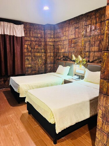 OYO 562 K Garden Hotel