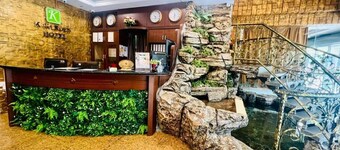 OYO 562 K Garden Hotel