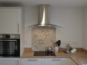 Dishwasher, cookware/dishes/utensils - 1 bedroom accommodation in Newmarket, Isle of Lewis (Newmarket, Isle of Lewis)