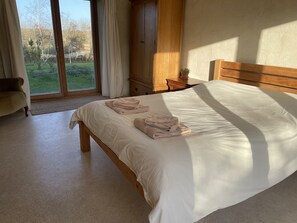 2 chambres, fer et planche à repasser, accès au Wi-Fi (inclus)