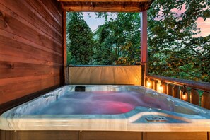 Outdoor spa tub - Views, 10 Foot Screen w/ Full Theater, 2 King Beds, New Pool Table, Fast WIFI (Sevierville)