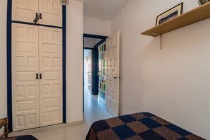 2 bedrooms, iron/ironing board
