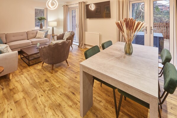 House | Dining room - High Tide (Whitby)
