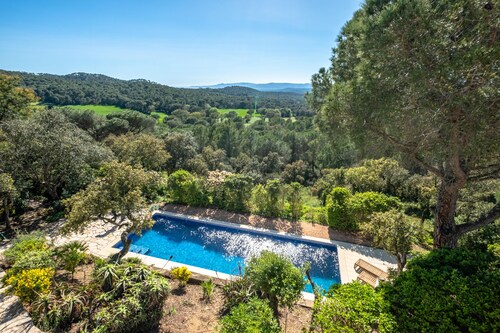 AR-2 Beautiful villa with excellent views and private pool