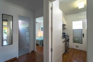 2 Schlafzimmer, Bügeleisen/Bügelbrett