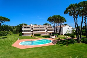 Pool - BF-5 Beautiful apartment in community with pool (Calella de Palafrugell)
