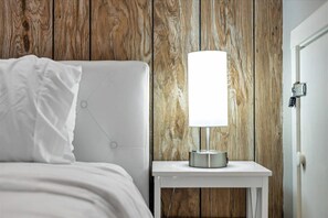 3 habitaciones, tabla de planchar con plancha, wifi y ropa de cama 