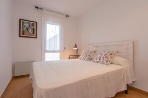 3 bedrooms, iron/ironing board - C-5 Nice apartment with sea views and pool (Calella de Palafrugell)