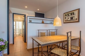 Dining - C-5 Nice apartment with sea views and pool (Calella de Palafrugell)