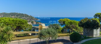 C-5 Nice apartment with sea views and pool