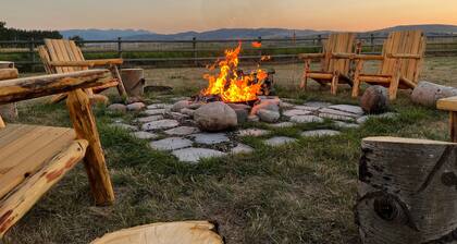 Home w/river access & stunning views of the mountains in Gallatin Gateway - Le Ciel