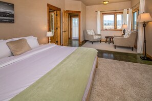 2 makuuhuonetta, silitysrauta/-lauta, ilmainen Wi-Fi, vuodevaatteet