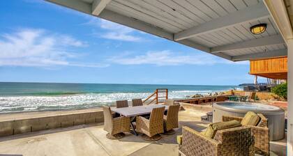 ON THE SAND!! Private Beach! OCEAN FRONT HOT TUB!!