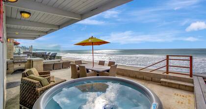 ON THE SAND!! Private Beach! OCEAN FRONT HOT TUB!!