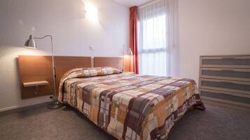 1 多间卧室、熨斗/熨衣板、免费 WiFi、床单