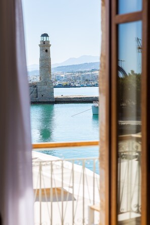 Premier Apartment | Balcony view