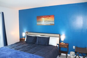 4 bedrooms, iron/ironing board, WiFi, bed sheets