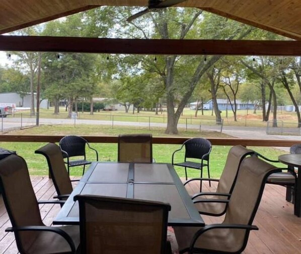 Outdoor dining