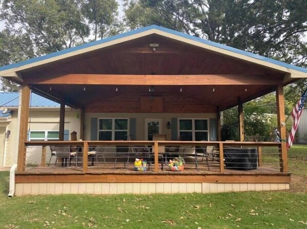 Terrace/patio - Lake house for rent in Solider Creek close to cafe, store, and bar. (Kingston)