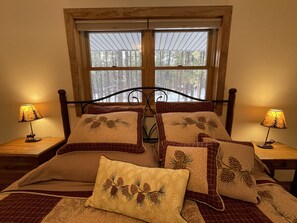 2 bedrooms, iron/ironing board, bed sheets - Grand Canyon Elk Camp in Parks (Parks)