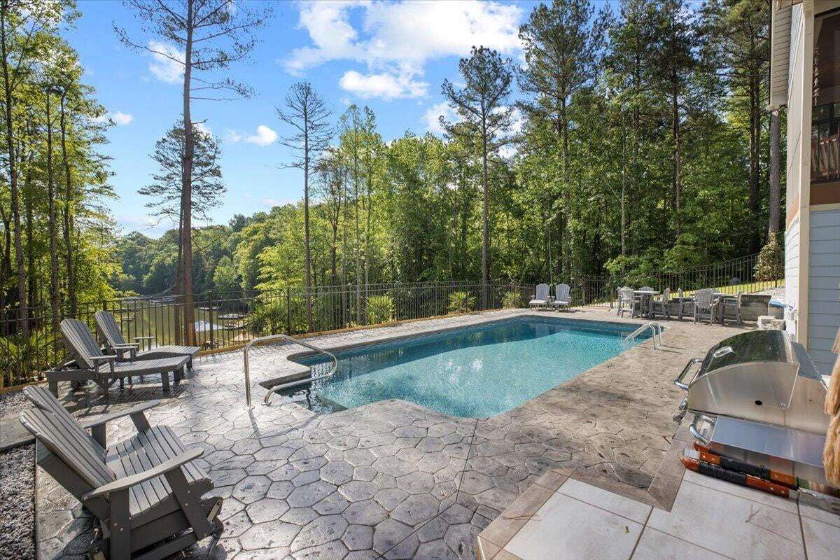 Lake Norman Home, Lake Access with Heated Pool & Hot Tub