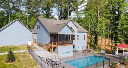 Blue Bayou: Luxury Lake Norman Retreat - Private Pool, Hot Tub, Deep Water Dock