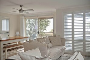 Älytelevisio, kirjoja