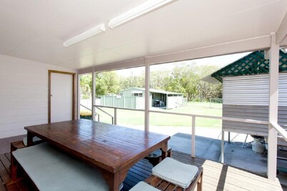 The Perfect Fisherman's House located easy close to Bay and Boat Launching