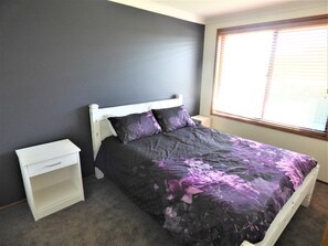 3 bedrooms, iron/ironing board, bed sheets - Bear's a well located fisherman and family holiday home in Harrington (Harrington)