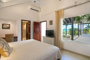 4 chambres, coffres-forts dans les chambres, bureau