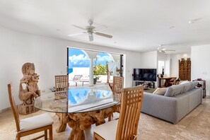 Interior - Mumbai (3 bedrooms) - Oceanfront villa with pool, Cupecoy, St. Maarten (Cupecoy)