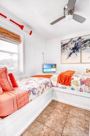 2 bedrooms, desk, iron/ironing board, travel cot