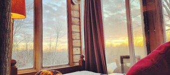 Rustic Container Cabin on Beautiful Farm - Near Ark & Bourbon Trail