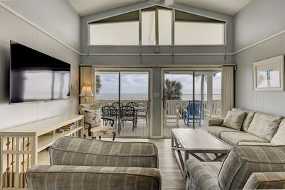 Classic, OCEANFRONT 4 Bedroom Forest Beach Home -Dog Friendly w/ Private Pool