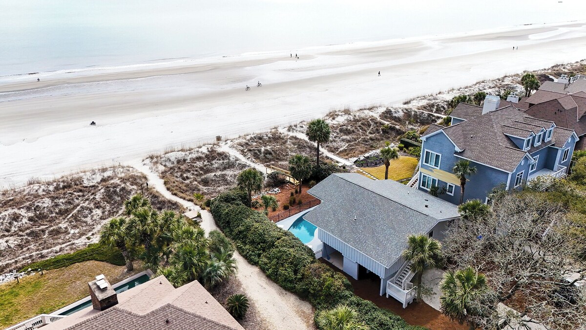 Classic, OCEANFRONT 4 Bedroom Forest Beach Home -Dog Friendly w/ Private Pool