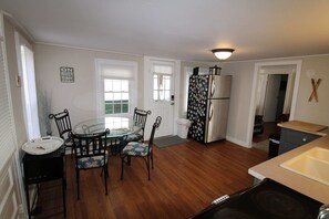 Dining - Spacious 3BR Walk to Gore & Main St | Game Room, Porch, Fast WiFi | Sleeps 8 (North Creek)