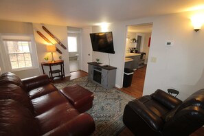 TV, fireplace, Hulu, table football - Spacious 3BR Walk to Gore & Main St | Game Room, Porch, Fast WiFi | Sleeps 8 (North Creek)