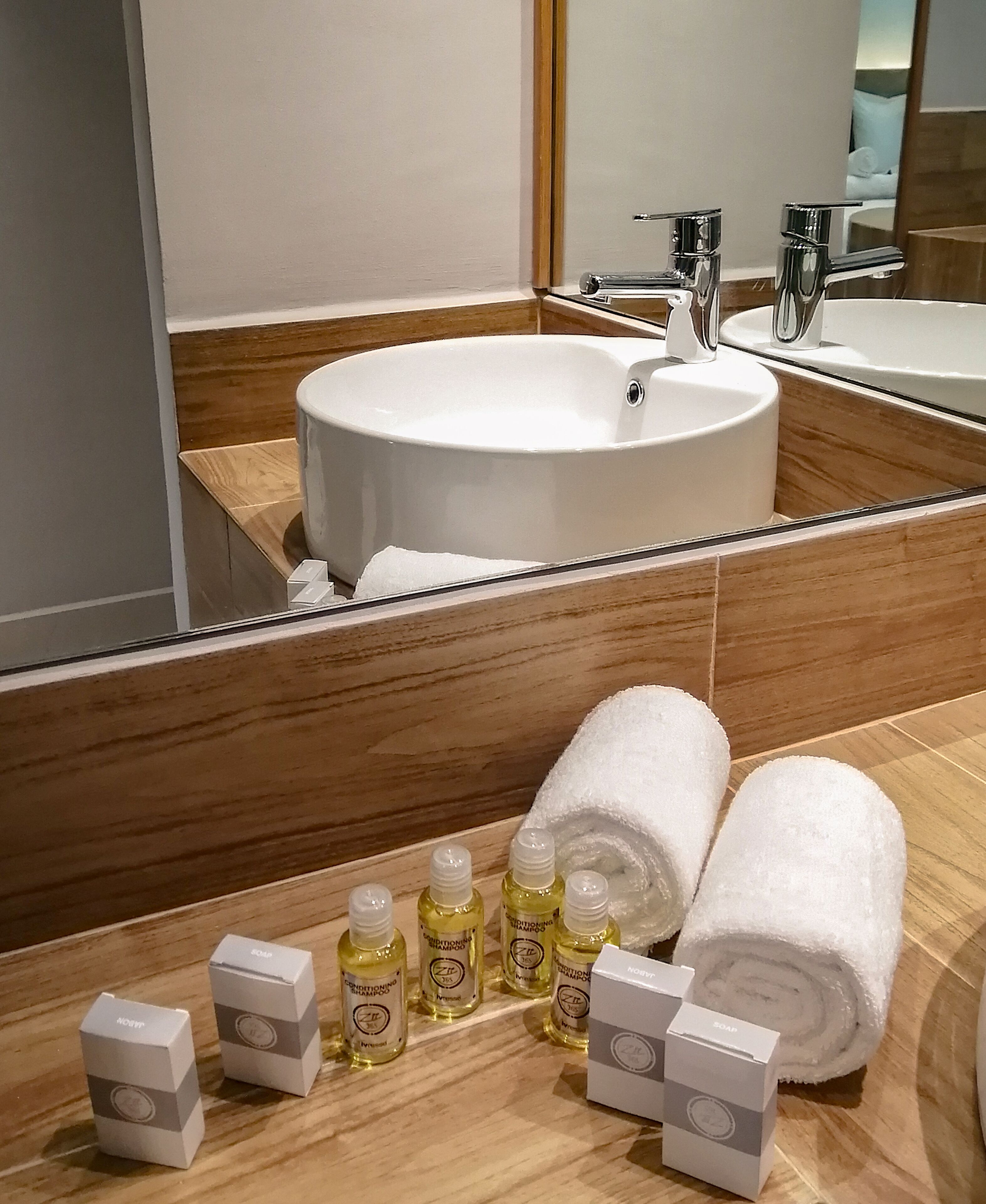 1 bedroom, in-room safe, individually decorated, individually furnished