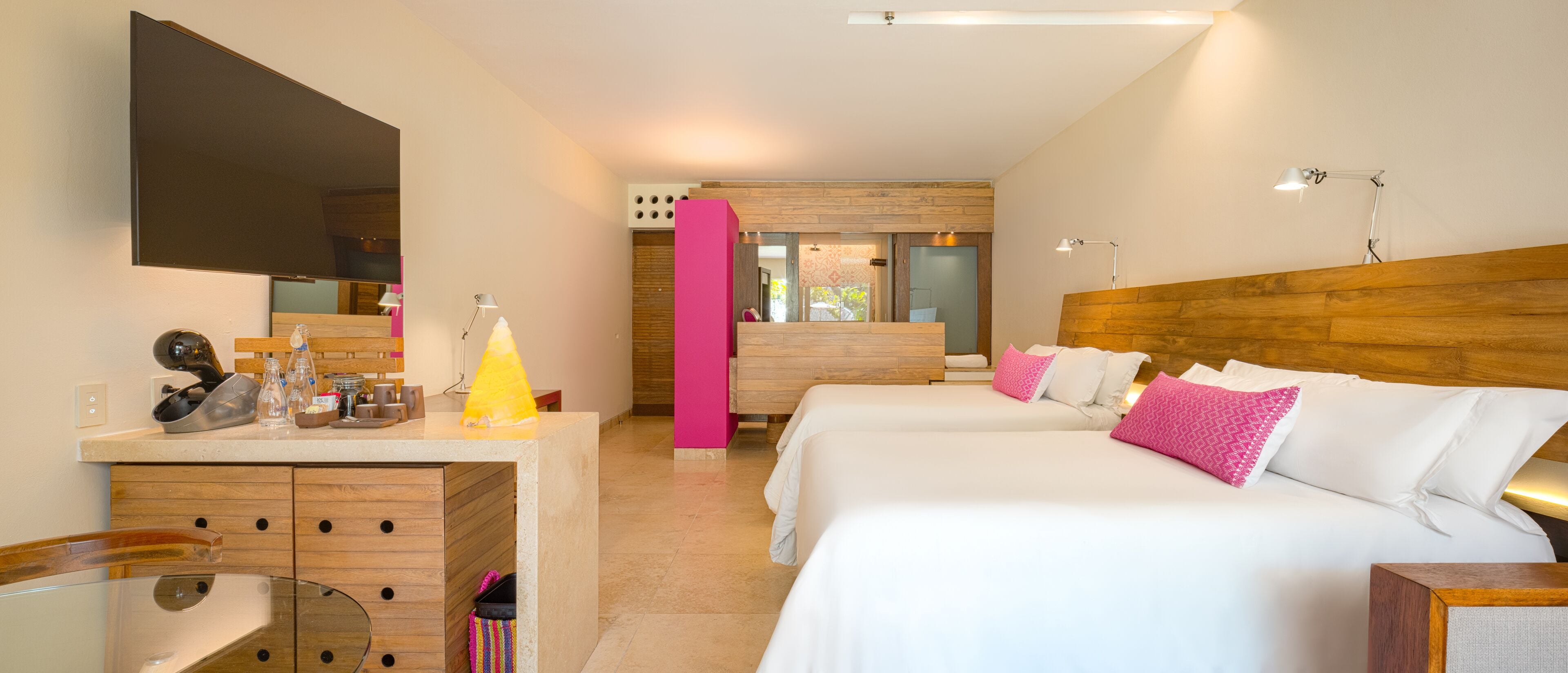 Xcaret Arte swim-up suite